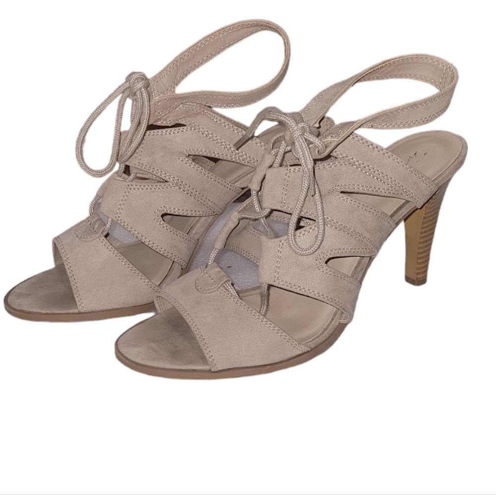 Simply Vera Wang Strappy Heel Women's Size 10 Beige Lace up Sandal Shoes putty
